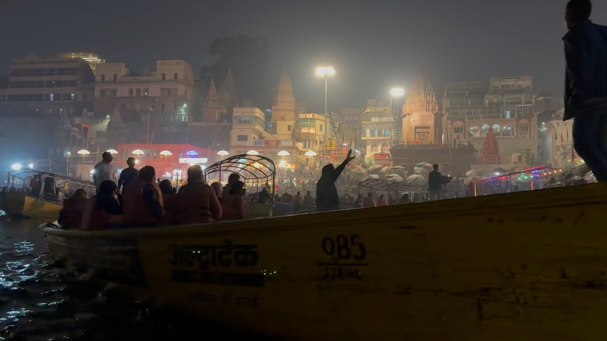 Evening aarti at Dashashwamedh Ghat in Varanasi, India