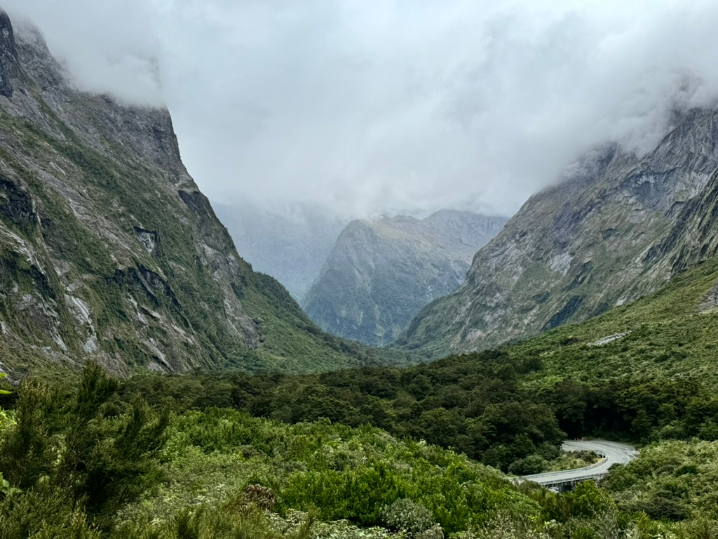 Grandiose views on the drive to Milford Sound, New Zealand